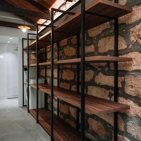 Manolis Seaside * Soroni