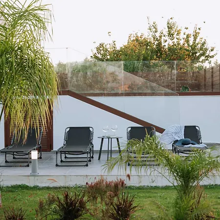 Manolis Seaside Villa *