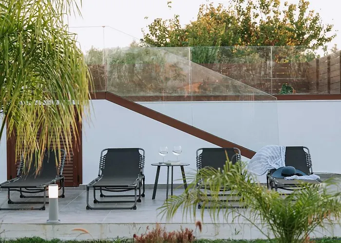 Manolis Seaside Villa *