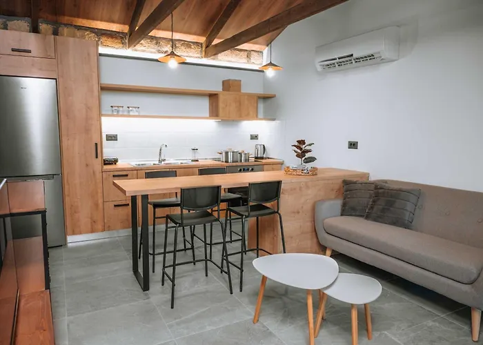 Manolis Seaside With Private Pool * Soroni