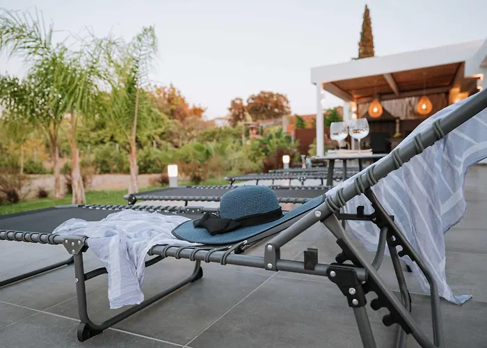 Manolis Seaside With Private Pool *