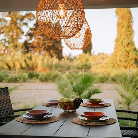 Manolis Seaside Vila *