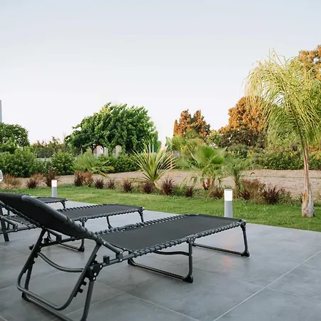 Manolis Seaside With Private Pool Villa