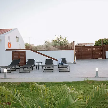 Villa Manolis Seaside With Private Pool