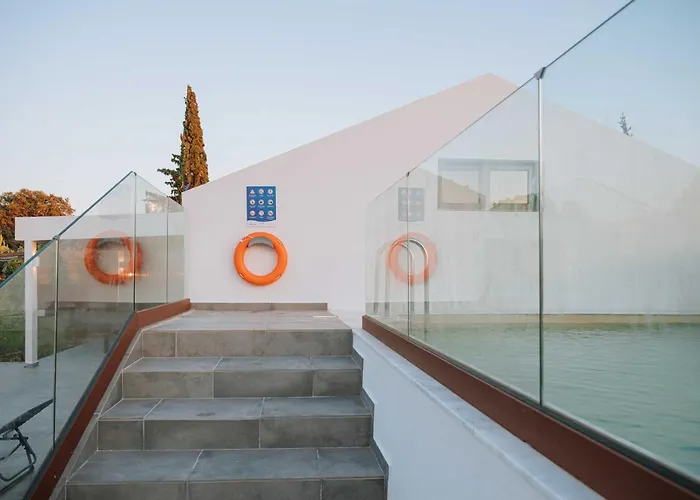 Manolis Seaside With Private Pool * Soroni